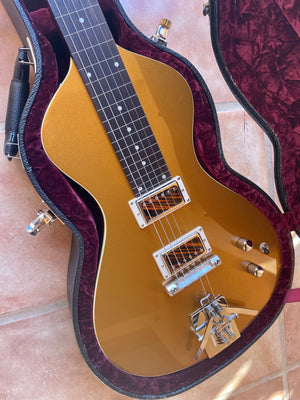 $1840 (auto applied) EXCELLENT COND USED FULLY UPGRADED 2023 Electro Hawaiian® Junior Lap Steel Gold Top with Hardshell!